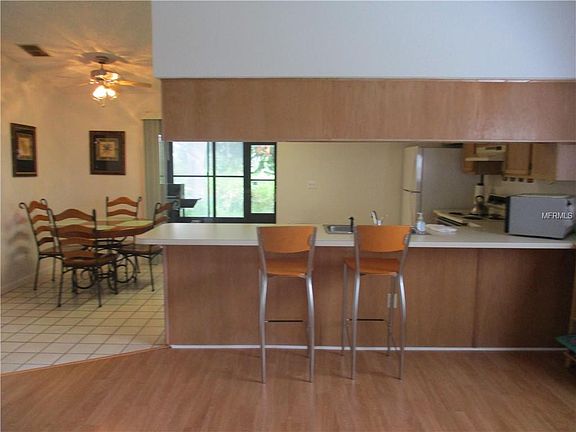 3rd image of 1125 Somerset Cir S