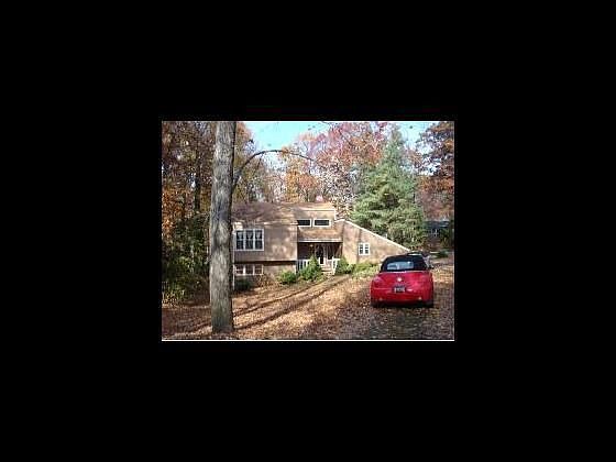 1st image of 140 W Forest Dr