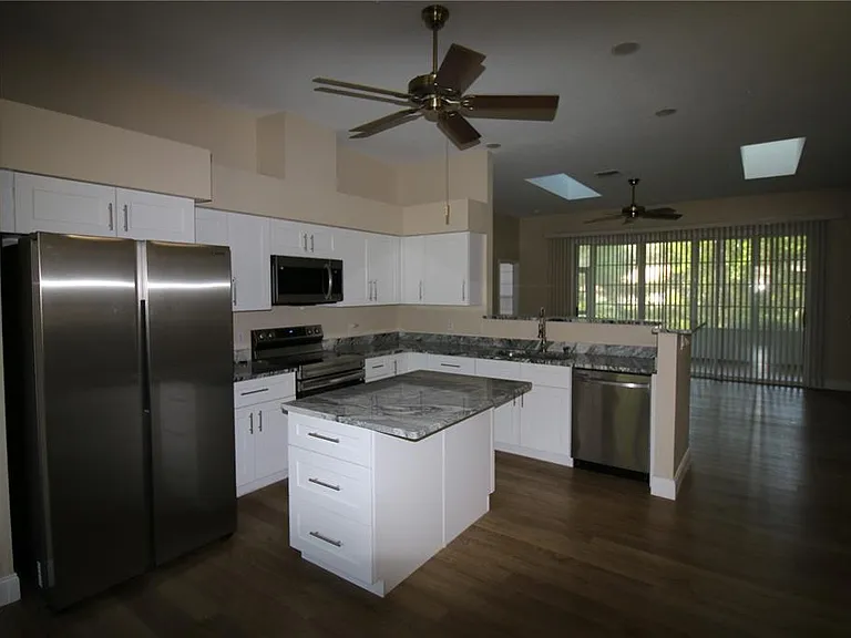 18965 SW 98th Pl — Photo 4