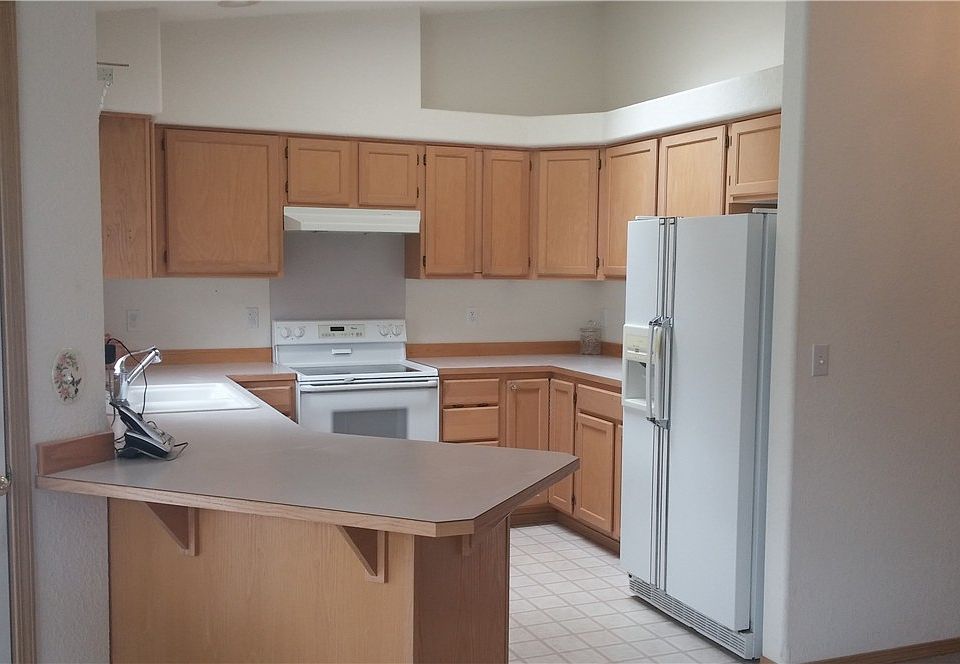 2nd image of 4404 Ingleside Dr SE