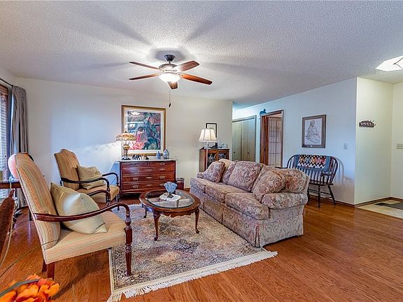 5th image of 20 Deddington Dr
