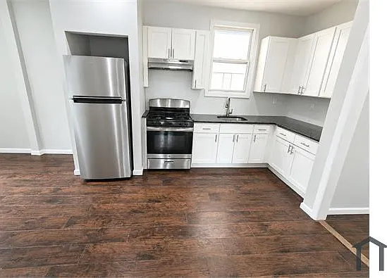 214 S 12th St #2 — Photo 8