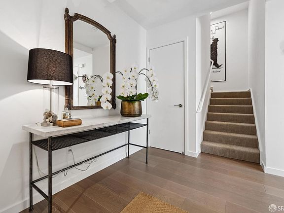 3rd image of 1501 Filbert St #Townhouse 1a