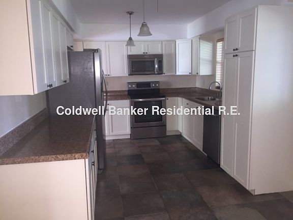 2nd image of 2126 Woodcrest Dr