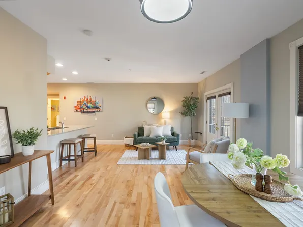 7 Chester Road #209, Derry, NH 03038