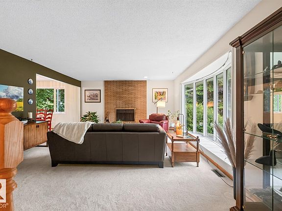 3rd image of 12636 52nd Ave NW