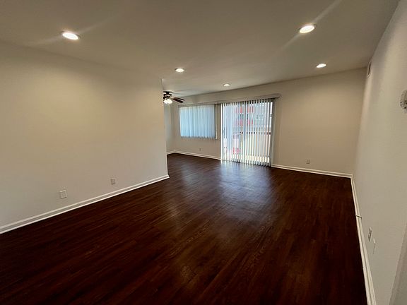 3rd image of 22035 Burbank Blvd #230