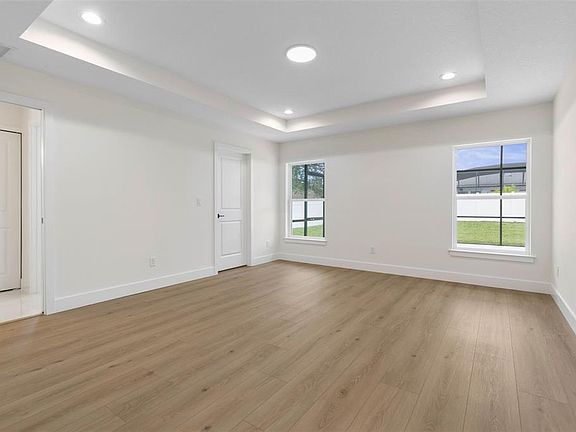 5th image of 32 FEDERAL LANE