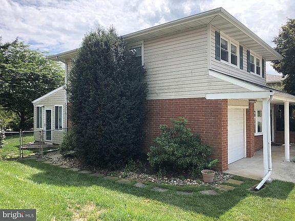 3rd image of 1104 Ipswich Dr