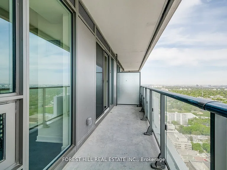 2221 Yonge St #5010 — Photo 25