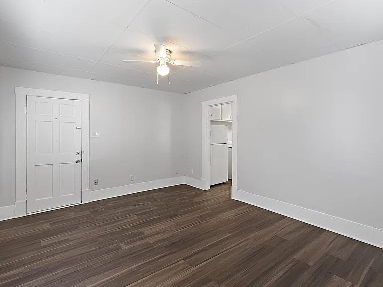 20 E 10th Ave #B — Photo 1