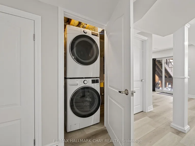 63 Janes Cres #BASEMENT — Photo 19