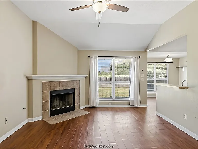 921 Windmeadows Dr — Photo 5