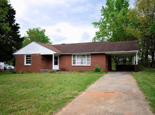 5012 Longbrook Cir, Winston Salem, NC 27105