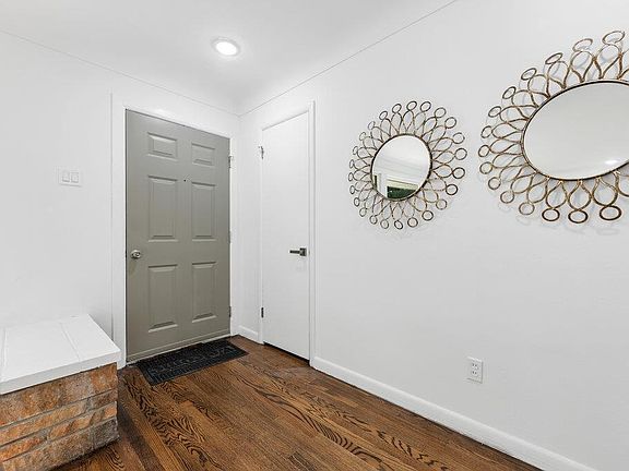 5th image of 21 Rolling Hills Dr