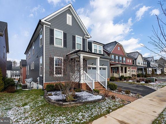 2nd image of 2432 Glouster Pointe Dr