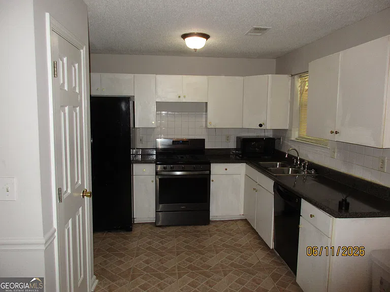 2931 Ward Lake Way — Photo 2