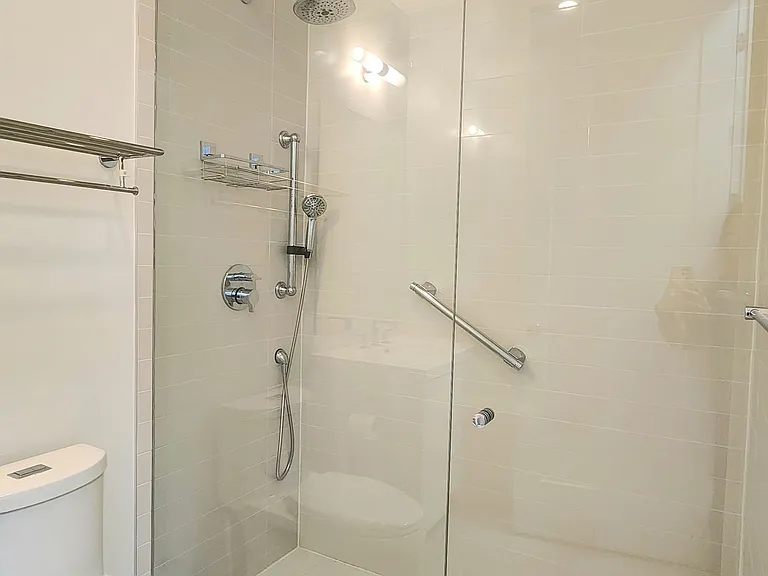 20 Fred Varley Dr #210 — Photo 27