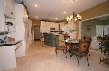 4th image of 825 Great Oaks Ln