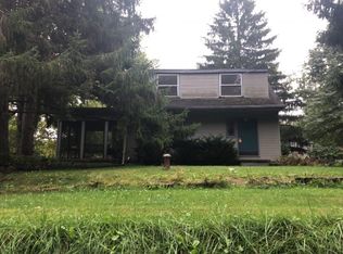 662 Ticknor Rd, Mogadore, OH 44260