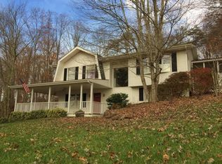 388 Mackle Pt, Lewisburg, WV 24901