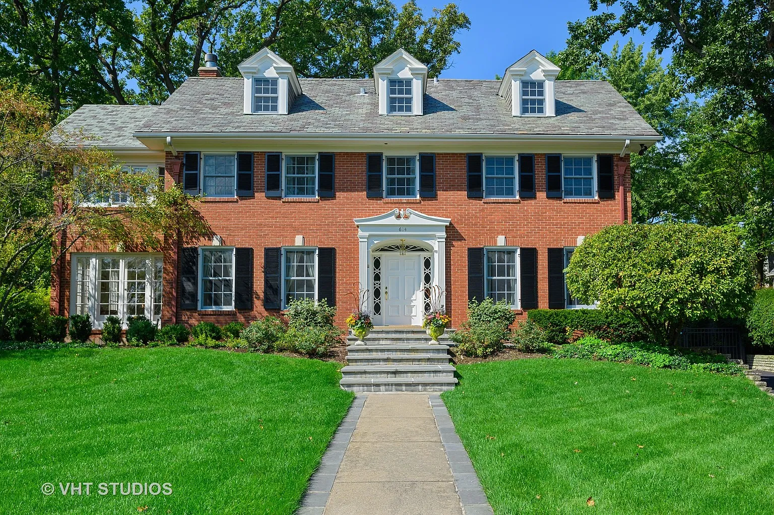 614 Essex Rd photo 1