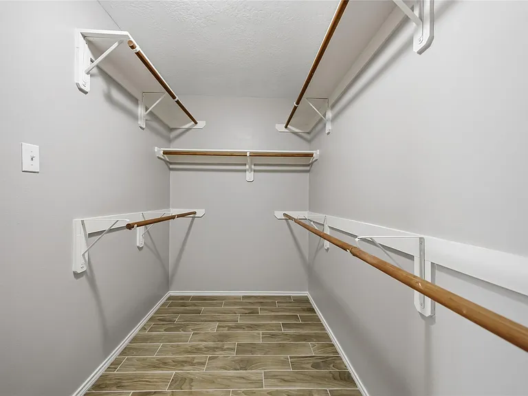 2734 Trinity Glen Ln — Photo 18