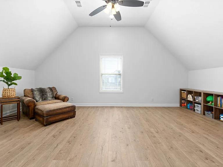 516 Bowden Dr — Photo 27