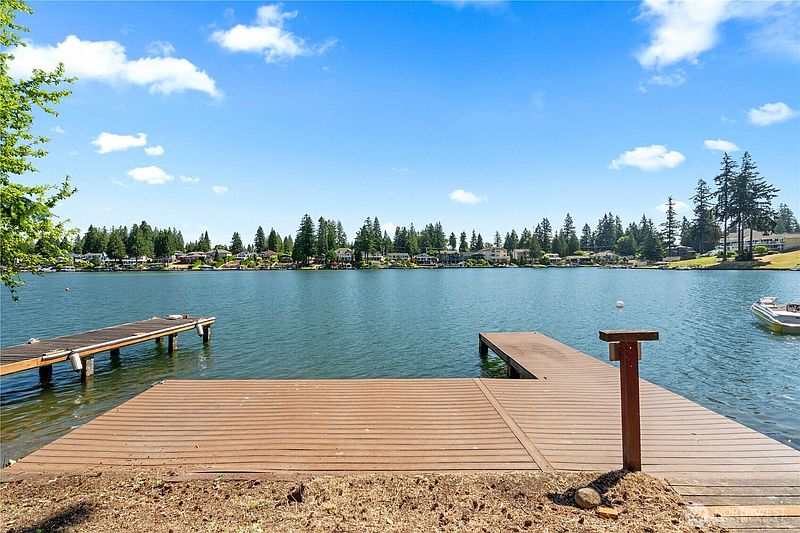 4th image of 20636 Church Lake Dr E