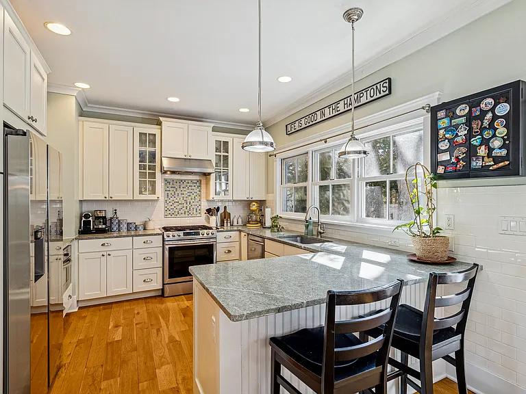 38 Baycrest Ave — Photo 12