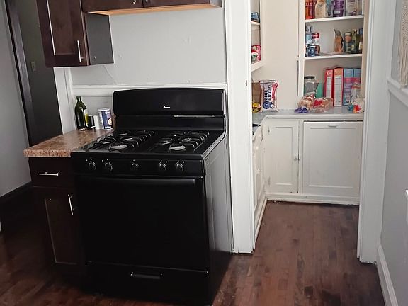 4th image of 2937-39 N Cramer St #2937