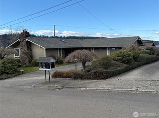 1100 N 38th St, Renton, WA 98056