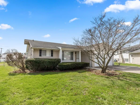 4151 Red Cedar St, Trenton, MI 48183