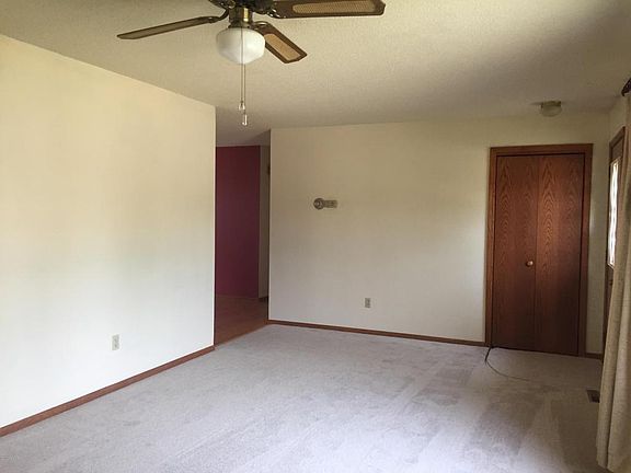 5th image of 609 E Broadway St