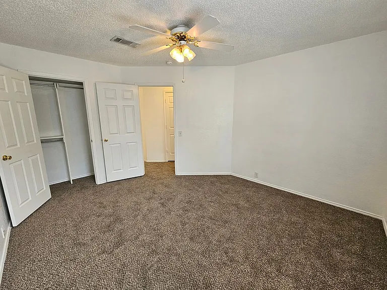 1128 Marshall Dr — Photo 23