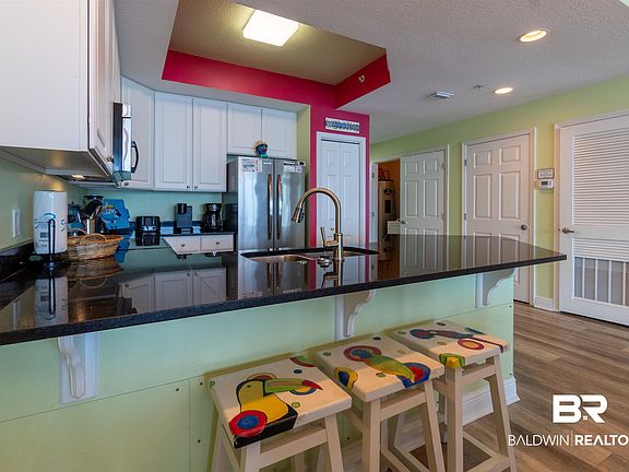 5th image of 365 E Beach Blvd Unit 508