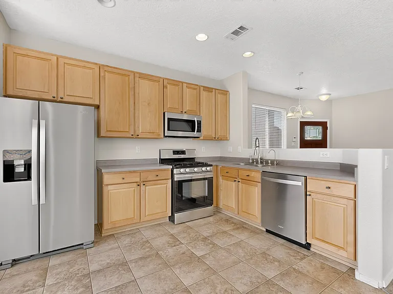 2323 Margarita Dr SE — Photo 16