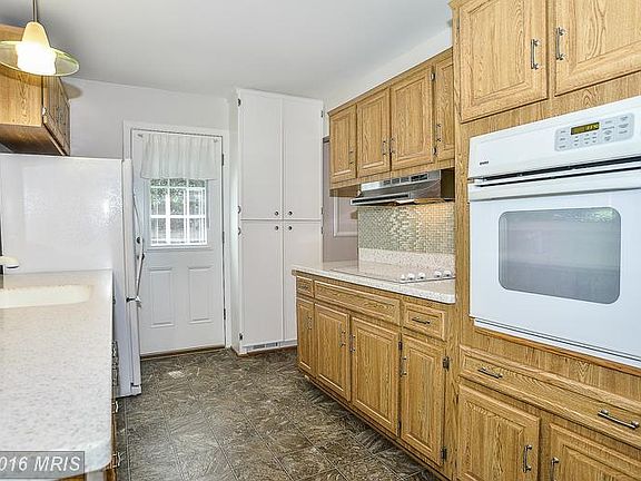 3rd image of 8945 Falling Creek Ct