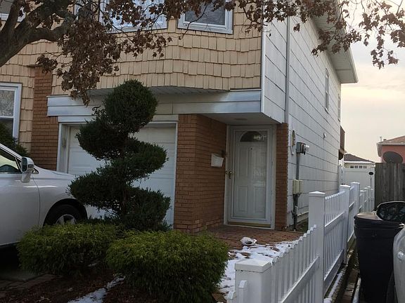 2nd image of 28 Copley St