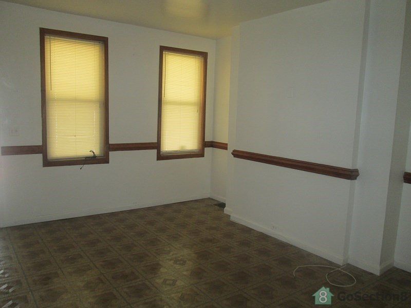 2nd image of 511 Oakland Ave