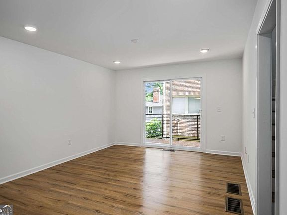 5th image of 704 Durant Pl NE Unit C