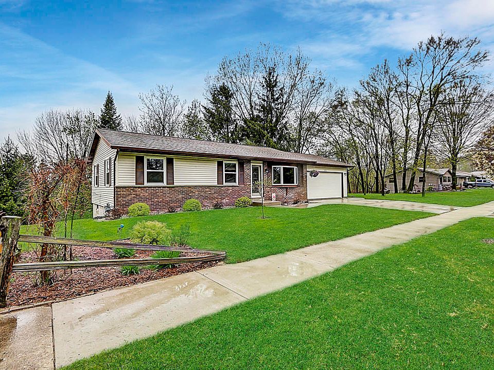 2nd image of 2120 Skyline Dr