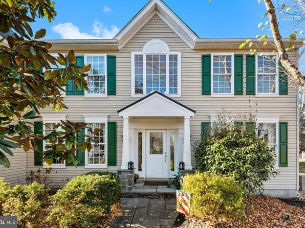 5335 Windtree Dr, Doylestown, PA 18902