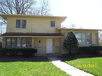 1st image of 1122 Iowa St
