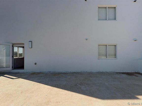 5th image of 6001 W Flagler St APT 402