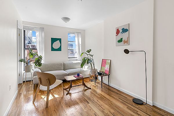 1st image of 158 Smith St APT 3F