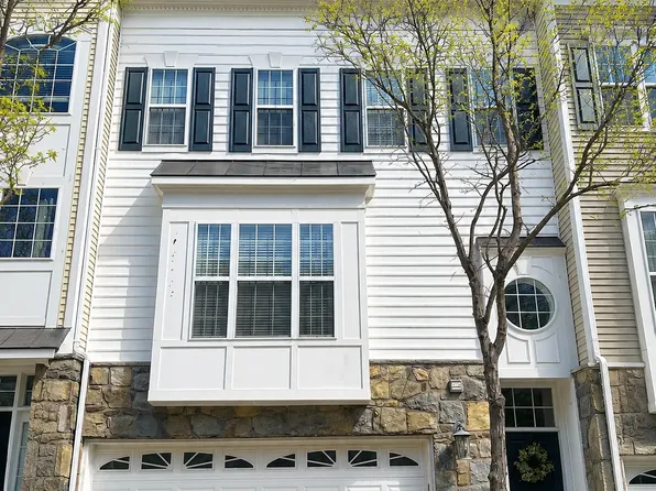5065 Minda Ct, Alexandria, VA 22304
