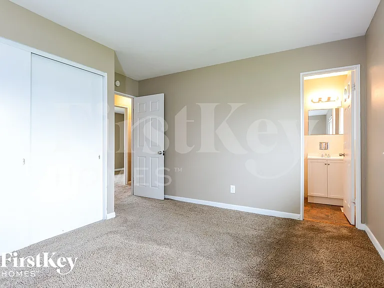 825 Manresa Ln — Photo 8