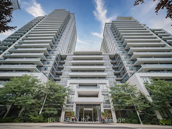 7165 Yonge St #902, Markham, ON L3T 0C9