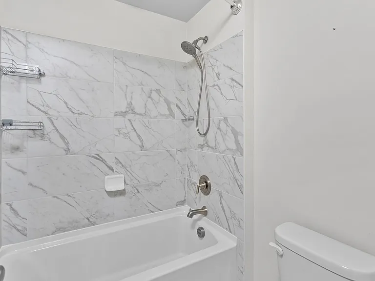 44 Marion Ave — Photo 20